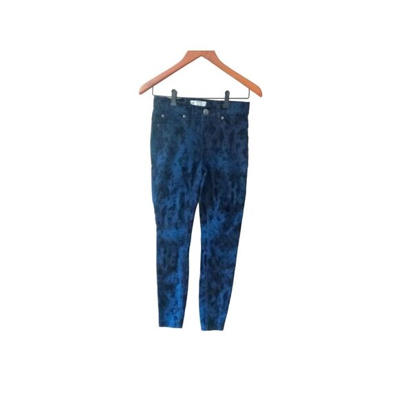 Free People Brocade Flocked Skinny Indigo Blue Floral Jeans Size 24 - Picture 3 of 11